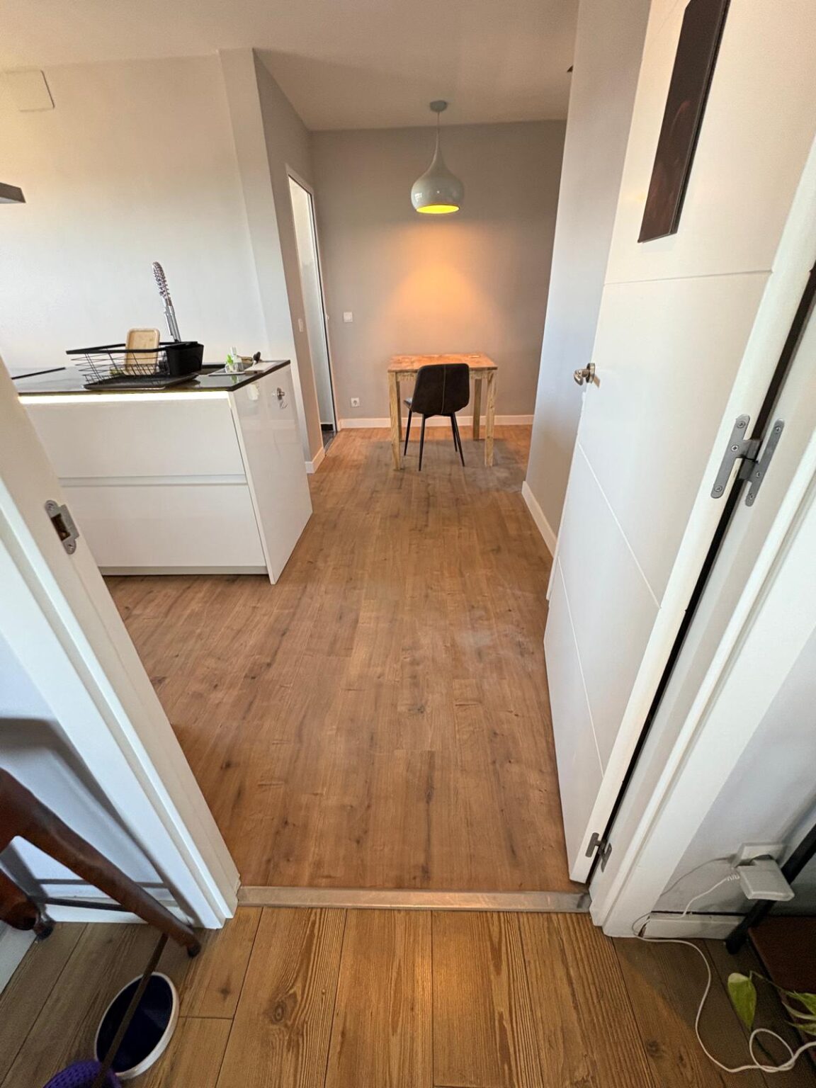 Montaje de estructuras de madera y revestimientos de pared en Madrid